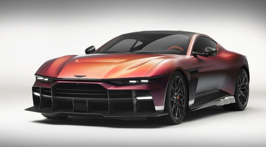 Aston Martin hat mit dem Valen einen extravagant inszenierten V12-Boliden auf die Räder gestellt