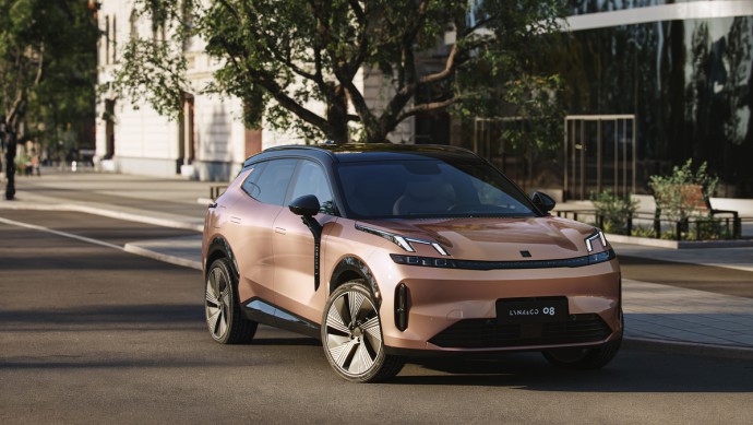 Lynk und Co 08 (2025)