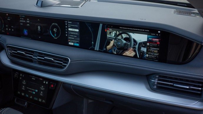 Beifahrerdisplay im Togg T10X