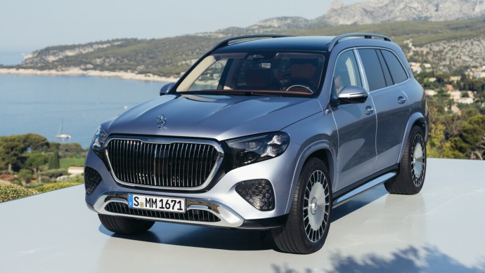 Mercedes schärft seinen Luxus-SUV Maybach GLS nach.