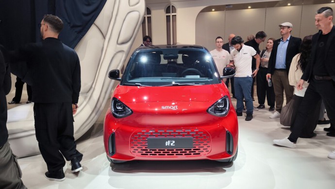 Auf dem Smart-Stand tummeln sich viele neugierige Messebesucher