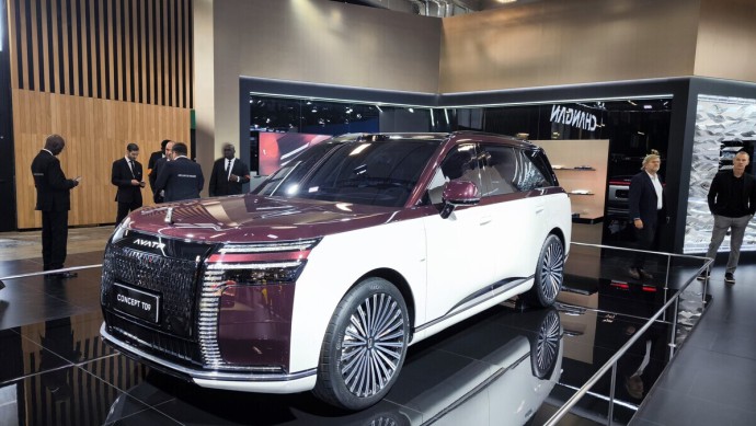 Auf dem Pariser Autosalon hat Avatr das seriennahe Luxus-SUV Concept T09 vorgestellt