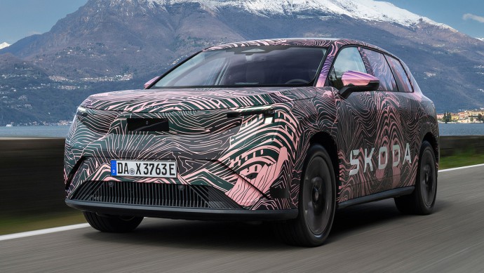 Skoda Peaq im Tarnanzug