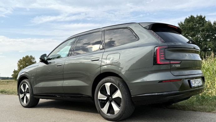 Volvo EX90
