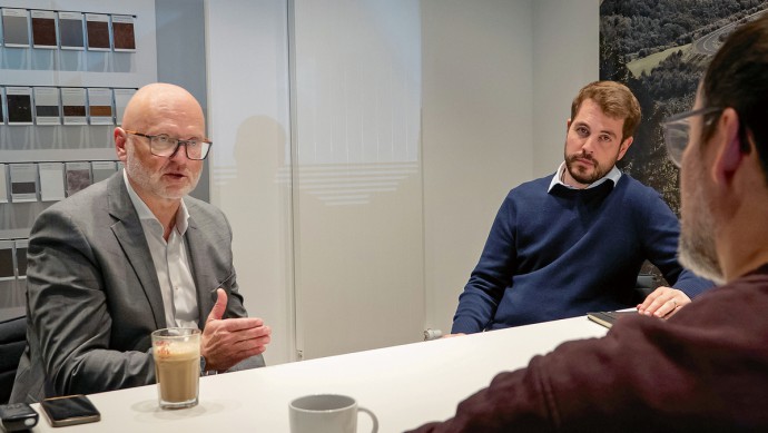Otto Mouka und Florian Christl im Gespräch mit Autoflotte-Redakteur Rocco Teichmann-Swantusch.