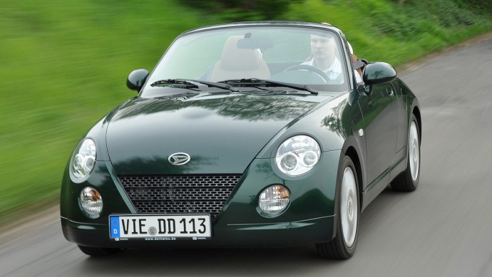 Die erste Generation des Copen wurde in Deutschland auch als Linkslenker angeboten
