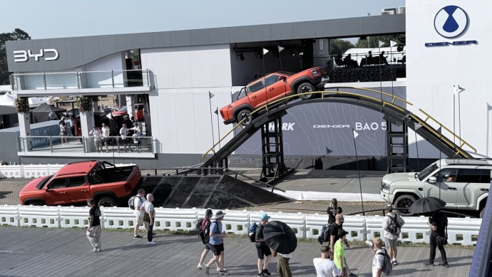 BYD-Tochter Denza nutzt die Show für den großen Auftritt.