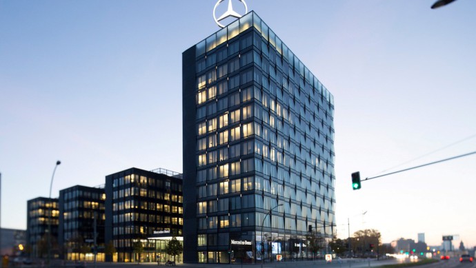25 Jahre Mercedes-Benz Vertrieb Deutschland in Berlin Mercedes-Vertriebszentrale in Berlin Mühlenstraße 30