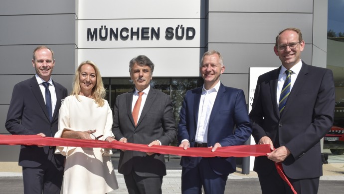 Grand Opening der JLR-Statement-Site