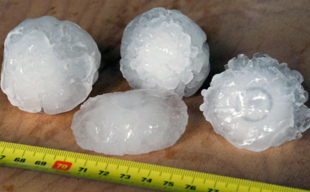 Sommerunwetter: Versicherer zahlen 2,7 Milliarden Euro an ihre Kunden für Hagelschäden Hagel groß