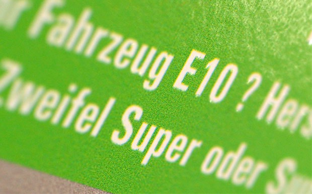 E10