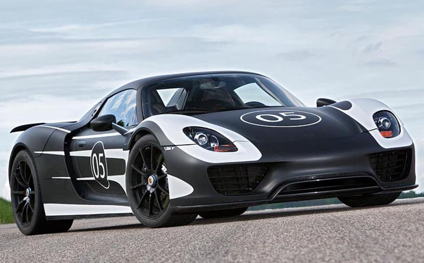 Supersportler: Porsche 918 Spyder ist auf der Straße