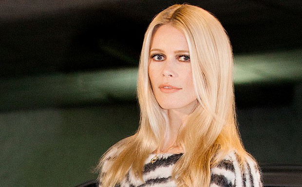 Image: Claudia Schiffer wirbt für Opel