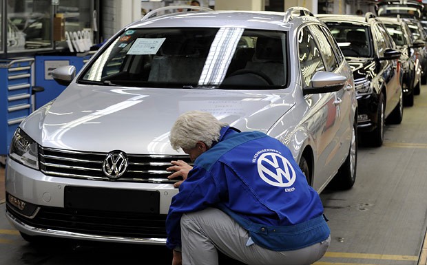 Werk Emden: VW drosselt erneut Passat-Produktion