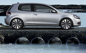 Neuwagen: Wassereinbruch berechtigt zum Rücktritt VW Golf VI