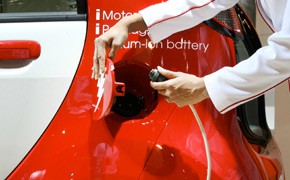Frage der Woche: Durchbruch für E-Autos dank staatlicher Starthilfe? Frage der Woche: Durchbruch für E-Autos dank staatlicher Starthilfe?
