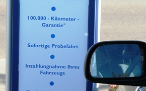 Diebstahlwarnung: Betrügerisches Ehepaar sucht Autohäuser heim!