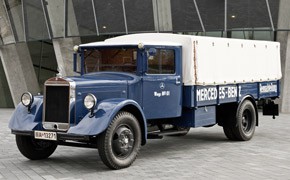 Mercedes-Benz: 75 Jahre Renntransporter