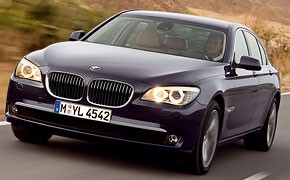 August-Absatz: BMW hängt Daimler ab bmw_7er_09_artikel