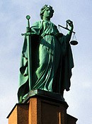 Urteil: Tarifvertrag ermöglicht Abweichen von gesetzlichen Kündigungsfristen justitia