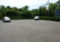 Leerer_Hof01
