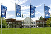 "Rabatt-Retter" stehen hoch im Kurs sm_axa_firmenzentrale
