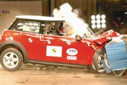 NCAP: Fünf-Sterne für BMW Mini bestätigt SM Mini Crashtest