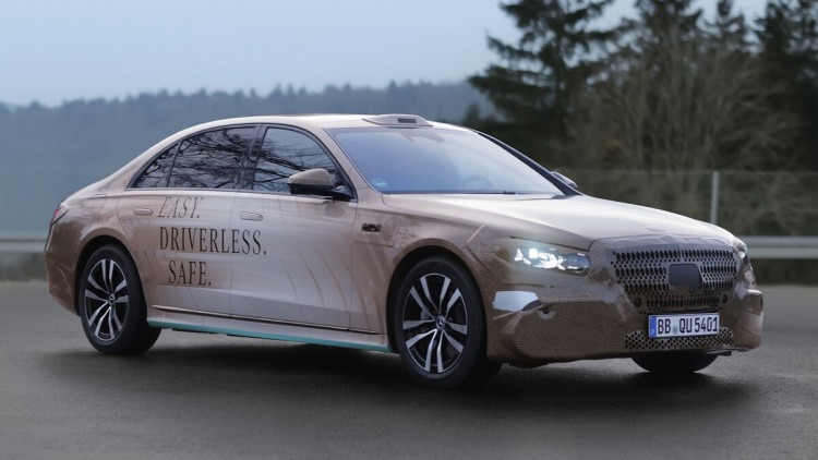 Mercedes will die neue S-Klasse als Basis für Robotaxi-Dienste zur Verfügung stellen.