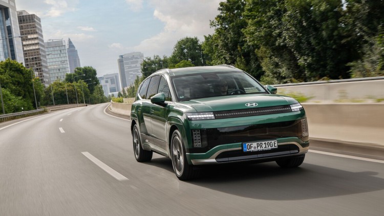Hyundai schnürt die Ausstattungspakete des Ioniq 9 neu.