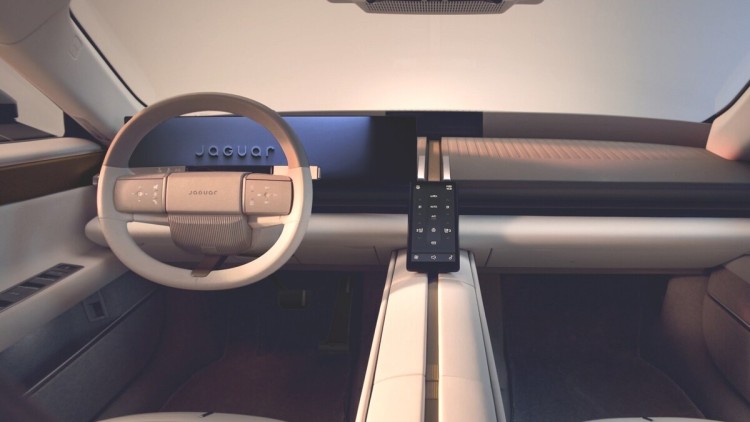 Wer den klassischen Jaguar-Stil im Innenraum sucht, wird im neuen Type 01 nicht fündig