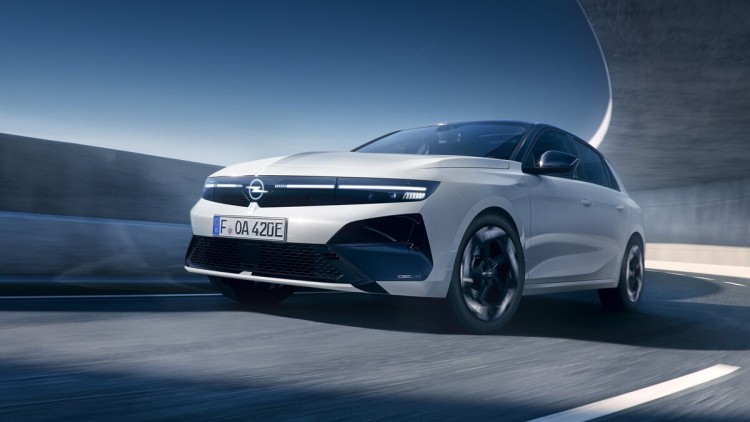 Der Astra ist künftig im GSE-Line-Trim zu haben