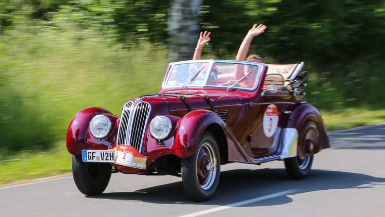 AUTOHAUS Santander Classic Rallye: Durch den Teutoburger Wald zur Wasserburg