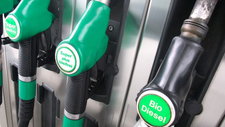 Zapfsäule mit Biodiesel und Super plus bleifrei