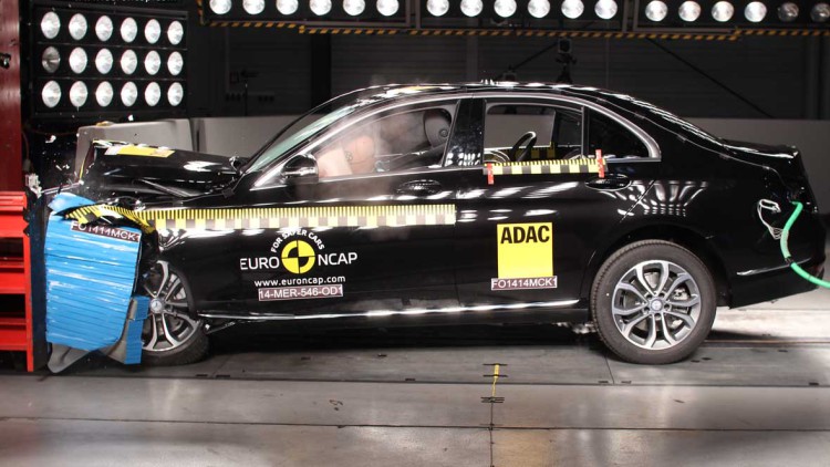 Mercedes C-Klasse im EuroNCAP-Crashtest