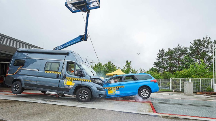 ADAC-Test offenbart: "Wohnmobilen mangelt es an Crash-Tauglichkeit"