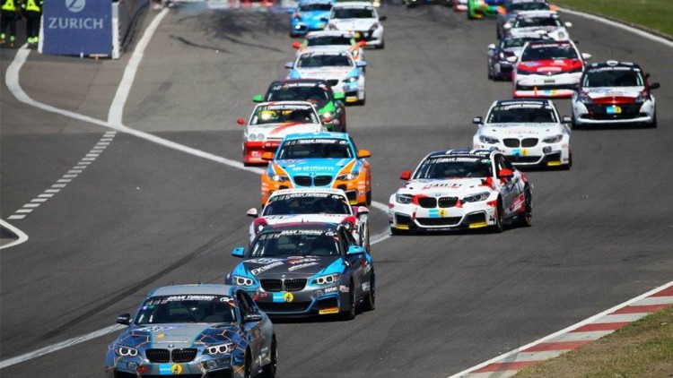 Motorsport: IDENTICA Rennwagen holt frische Kunden für K&L Betriebe