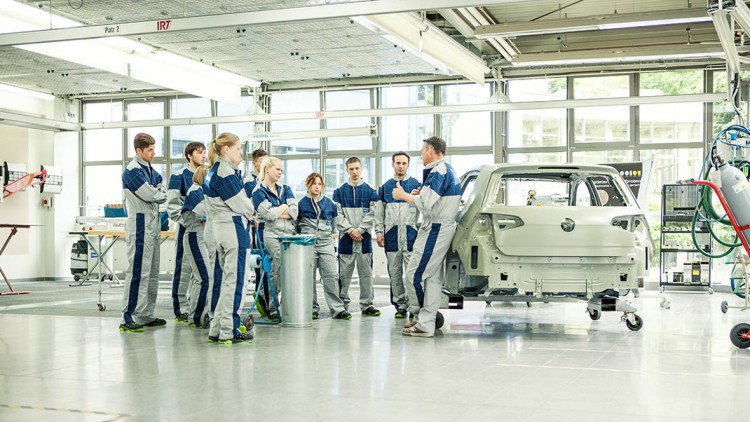 Zweites Standox Camp: Ausbildungsinitiative für Repanet Betriebe Zweites Standox Camp: Ausbildungsinitiative für Repanet Betriebe