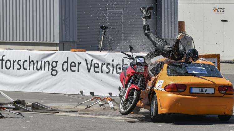 Unfallforschung: Schutzkleidung kann tödliche Verletzungen nicht verhindern