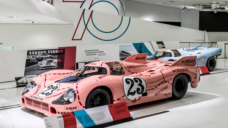 Mit großer Prominenz: Sonderausstellung "70 Jahre Porsche Sportwagen" eröffnet