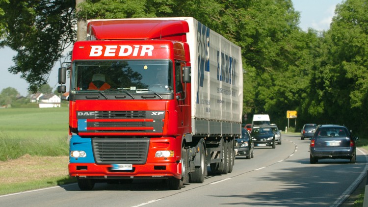 Lkw-Maut: Nur wenig Verlagerung auf Landstraßen