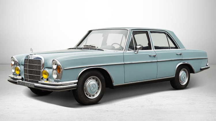Auctionata: Mercedes Benz unter'm Hammer