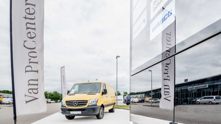 "Van ProCenter": Mercedes spezialisiert Transporter-Netz