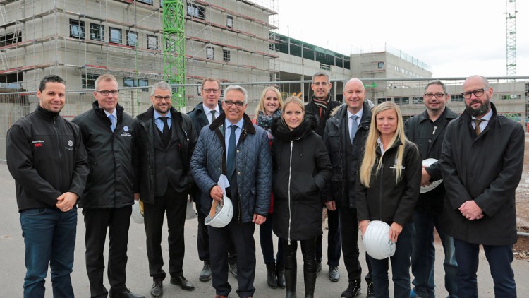 Autohaus-Neubau in Stuttgart: Richtfest bei VW und Seat