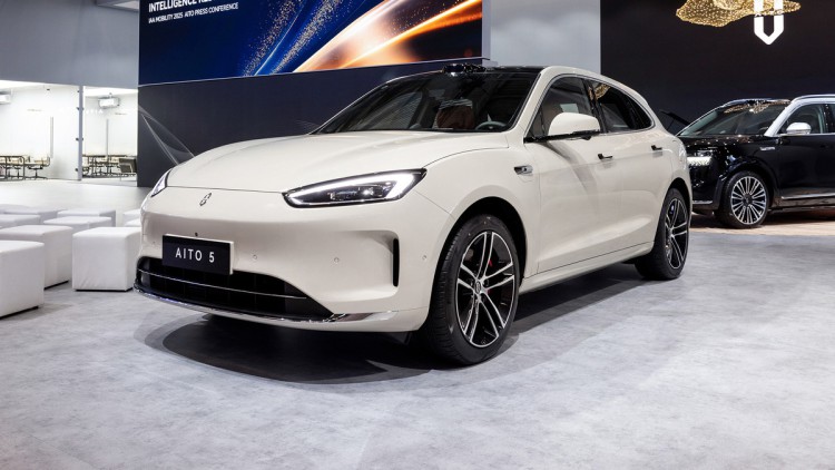 China-Newcomer Aito auf der IAA: Harmonie mit Hürden  Aito 9