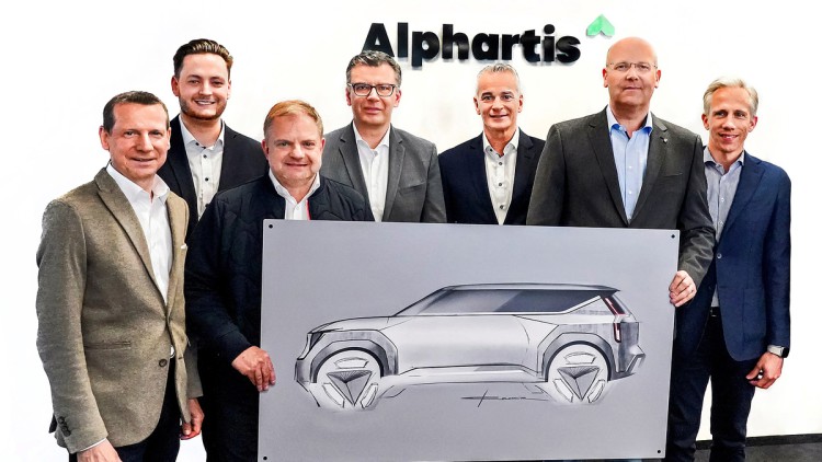 Alphartis und Kia besiegeln Partnerschaft.