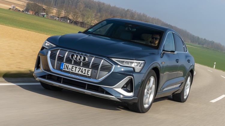 Audi e-tron: Mehr AC-Ladeleistung, mehr Komfort