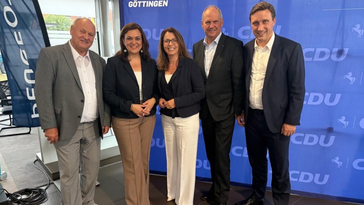 CDU: Bei Autohaus Peter in den Kommunalwahl-Endspurt gestartet