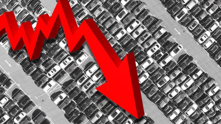 KBA: Automarkt beschleunigt Talfahrt im April