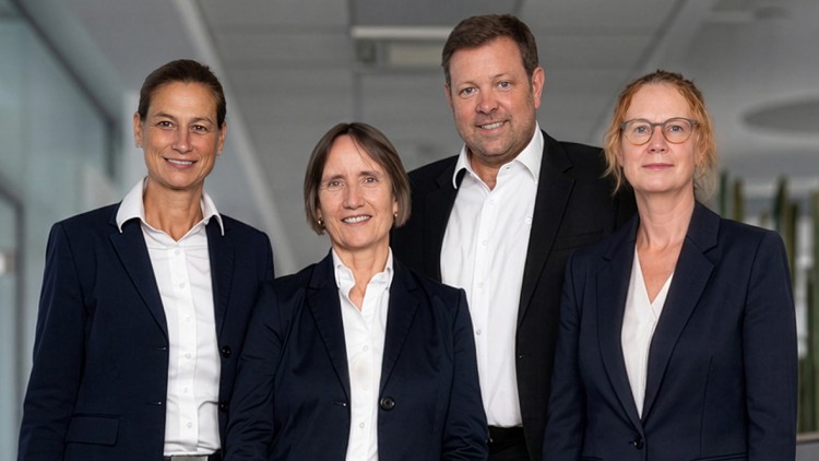 V. li.: Nina-Stephanie Bartha, Sandra Ebert, Jörn Everhard (Sprecher) und Michelle Giblin