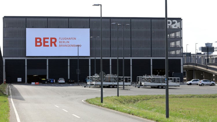 Fehlende Zulassungen beim WLTP: VW nutzt 8.000 Parkplätze auf Berliner Flughafen